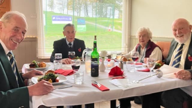 Golf club holds first-ever Remembrance Sunday service